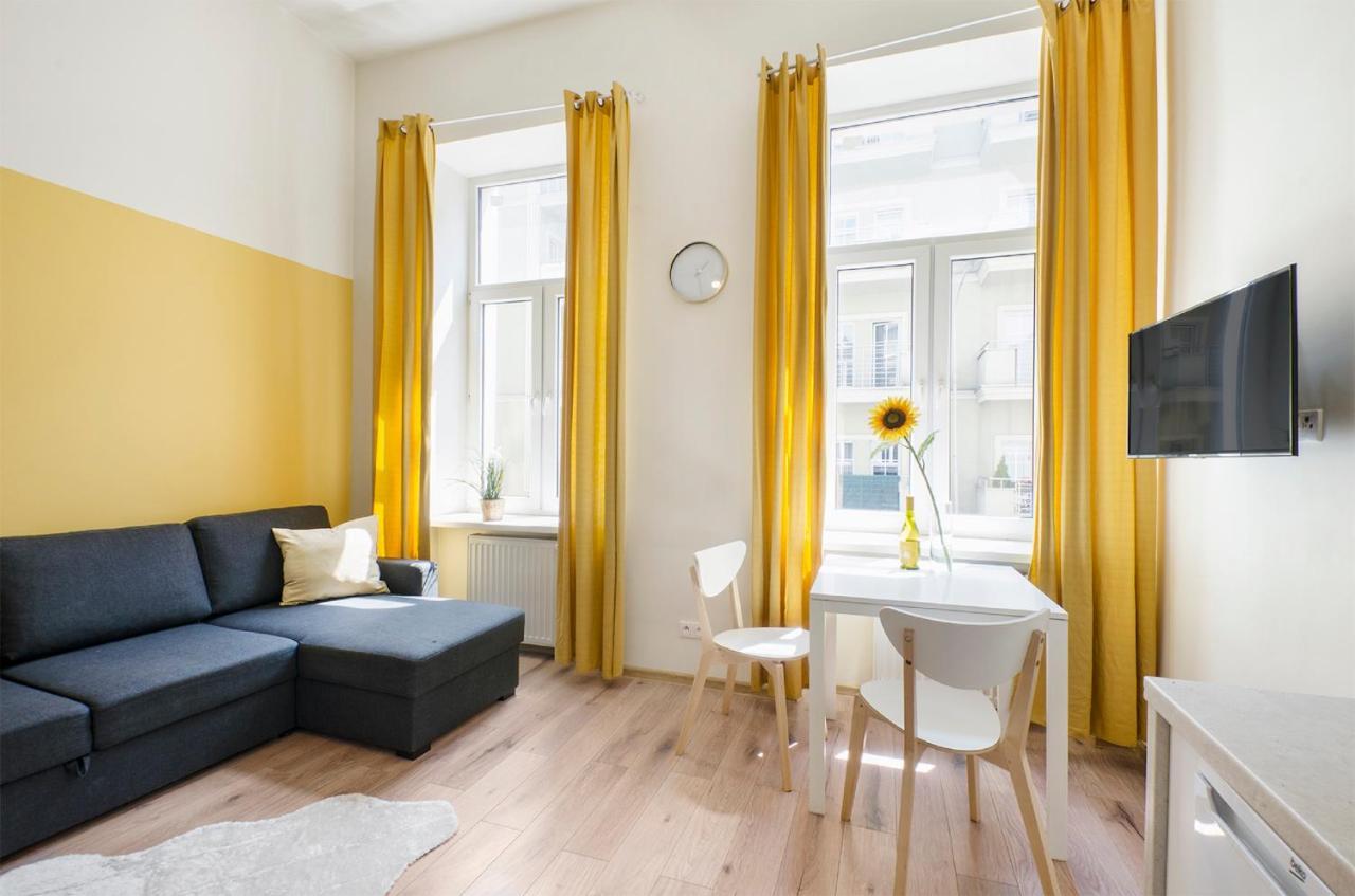 Cozy Apartments On Sierpnia Street Lodz (Lodz) Exterior photo